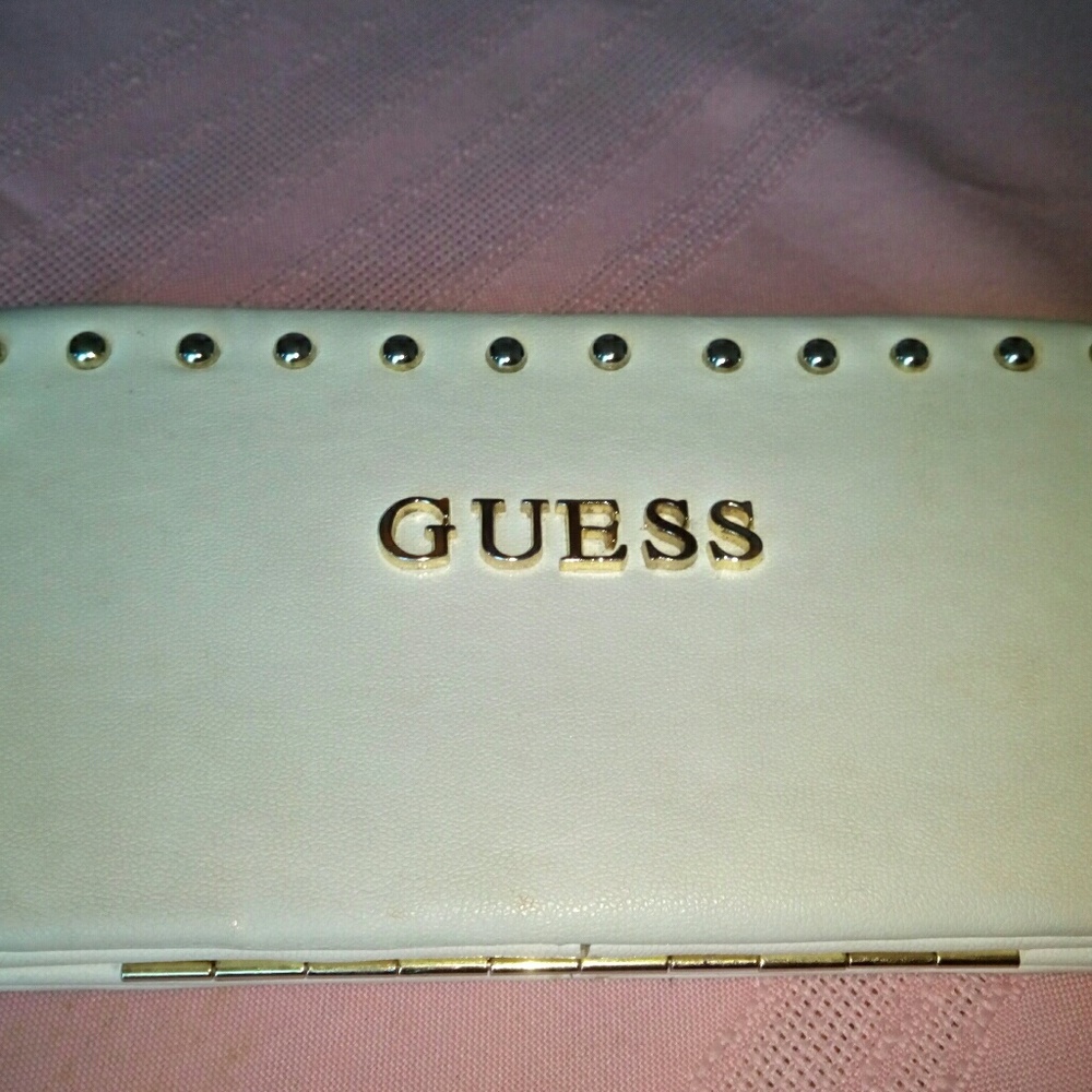 Guess clutch/wallet